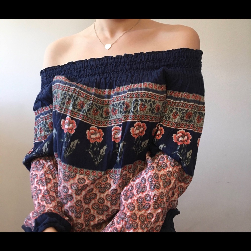 SLEEVELESS FLORAL HOLLISTER CROP TOP